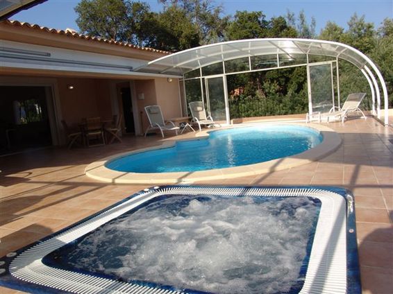 VILLA HAUT STANDING 4 Camere - 8 persone - Pinarello - Sainte Lucie de Porto Vecchio VILLA HAUT STANDING 4 Camere - 8 persone - Pinarello - Sainte Lucie de Porto Vecchio