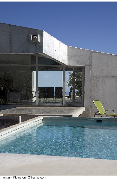 villa-en-corse-orniccio-monticello-piscine-beton.jpg